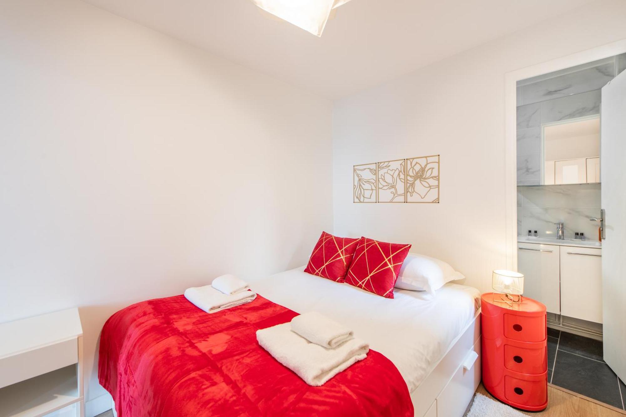 Spacious And Bright 2-Bedroom Large Apartment Very Close To Paris - Near Metro Boulogne-Billancourt Bagian luar foto