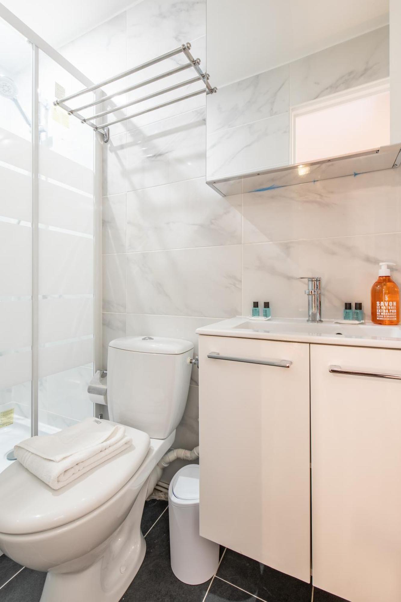 Spacious And Bright 2-Bedroom Large Apartment Very Close To Paris - Near Metro Boulogne-Billancourt Bagian luar foto